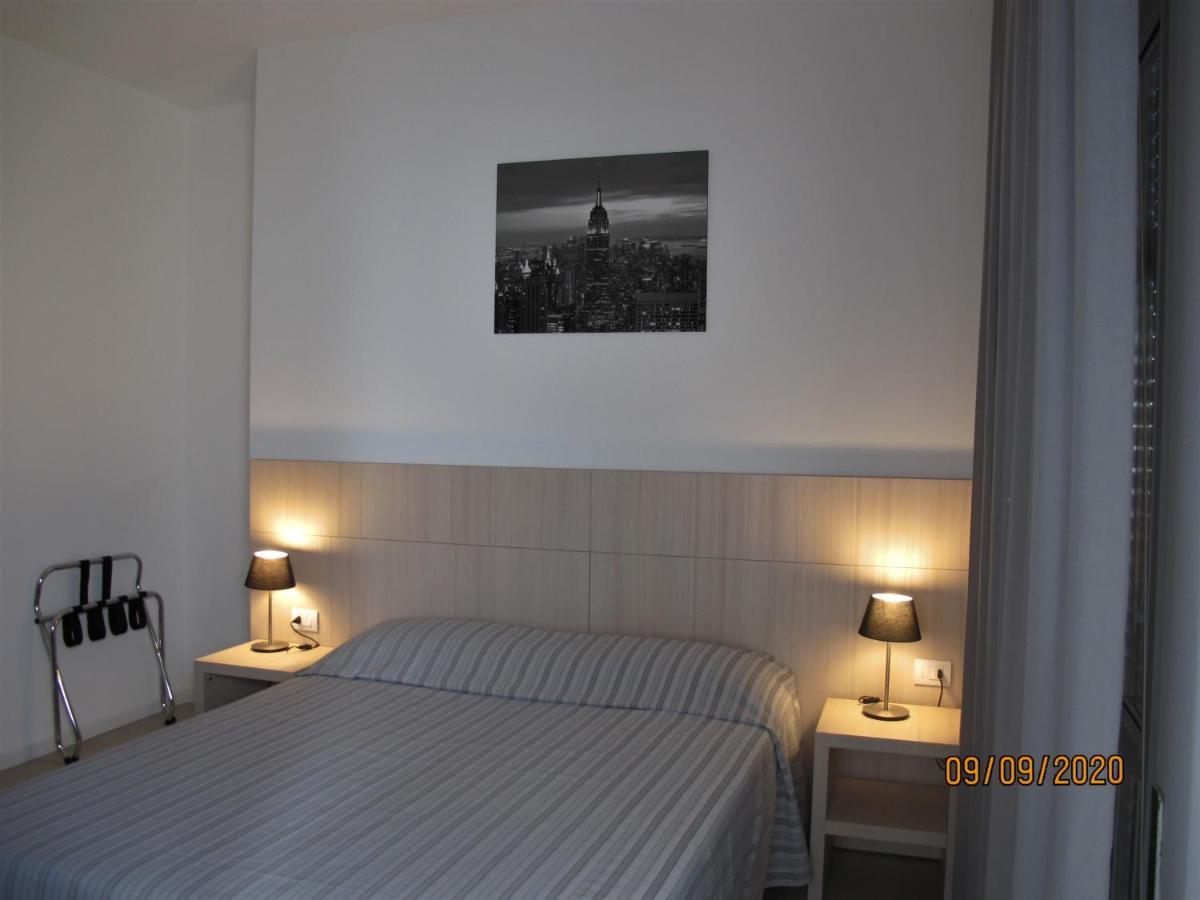 Santa Barbara Hotel & Apartments ベラーリア・イジェア・マリーナ エクステリア 写真