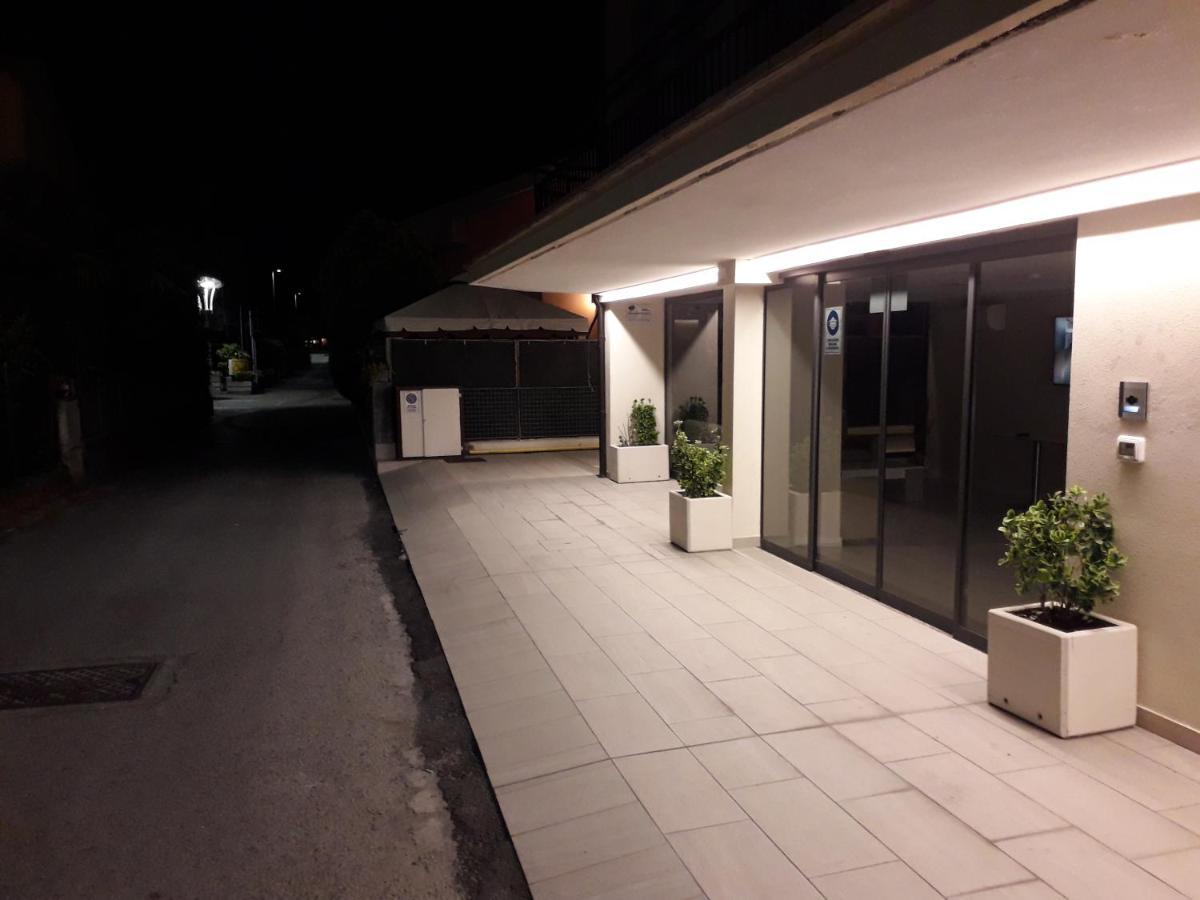 Santa Barbara Hotel & Apartments ベラーリア・イジェア・マリーナ エクステリア 写真